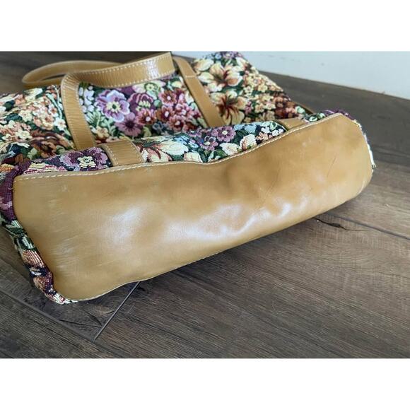 Village Tannery Designs by Sevetet / Vintage / Floral Tapestry Tote Bag - Picture 5 of 10